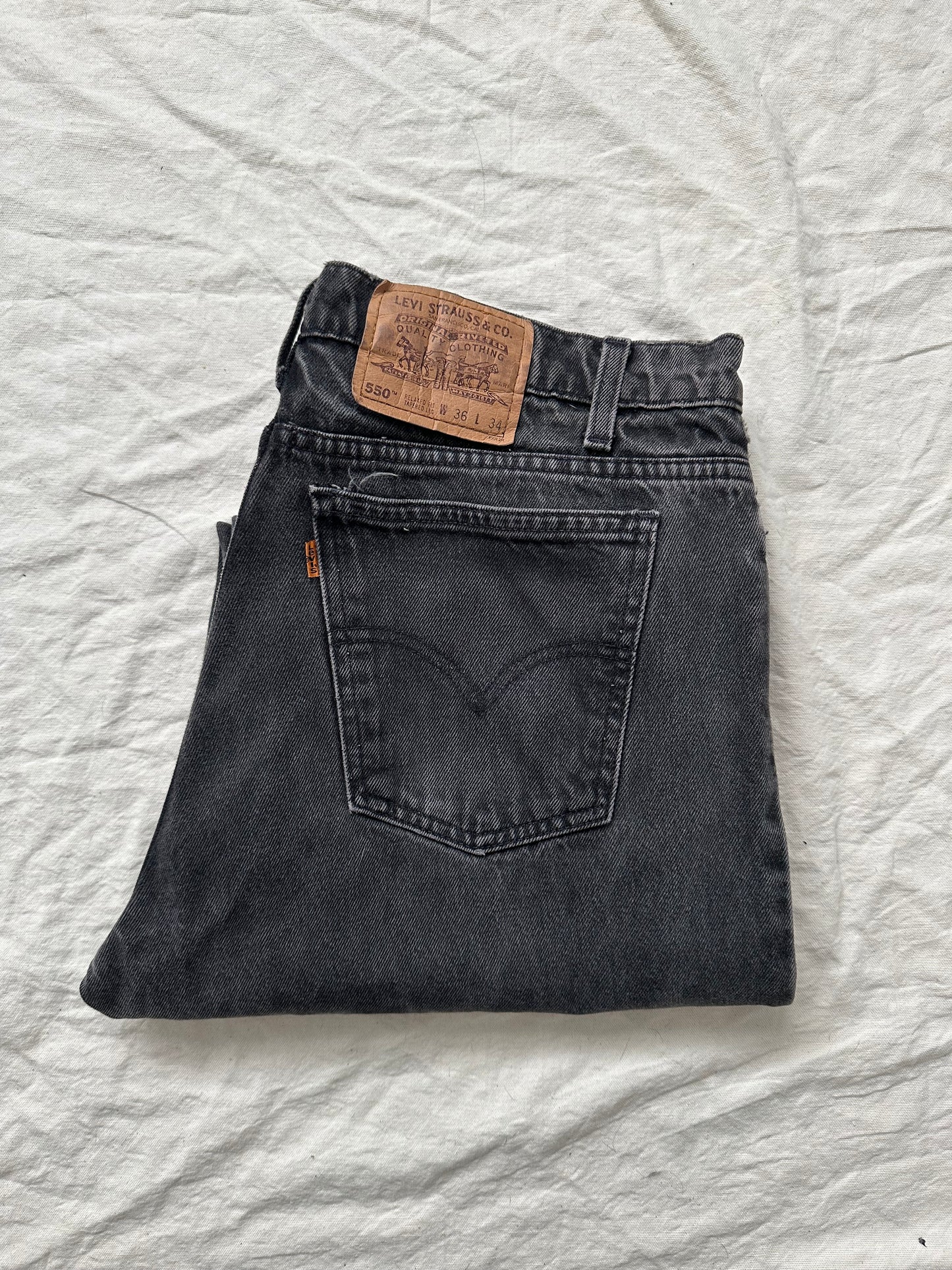 90s orangetab levis 550/ 36x34