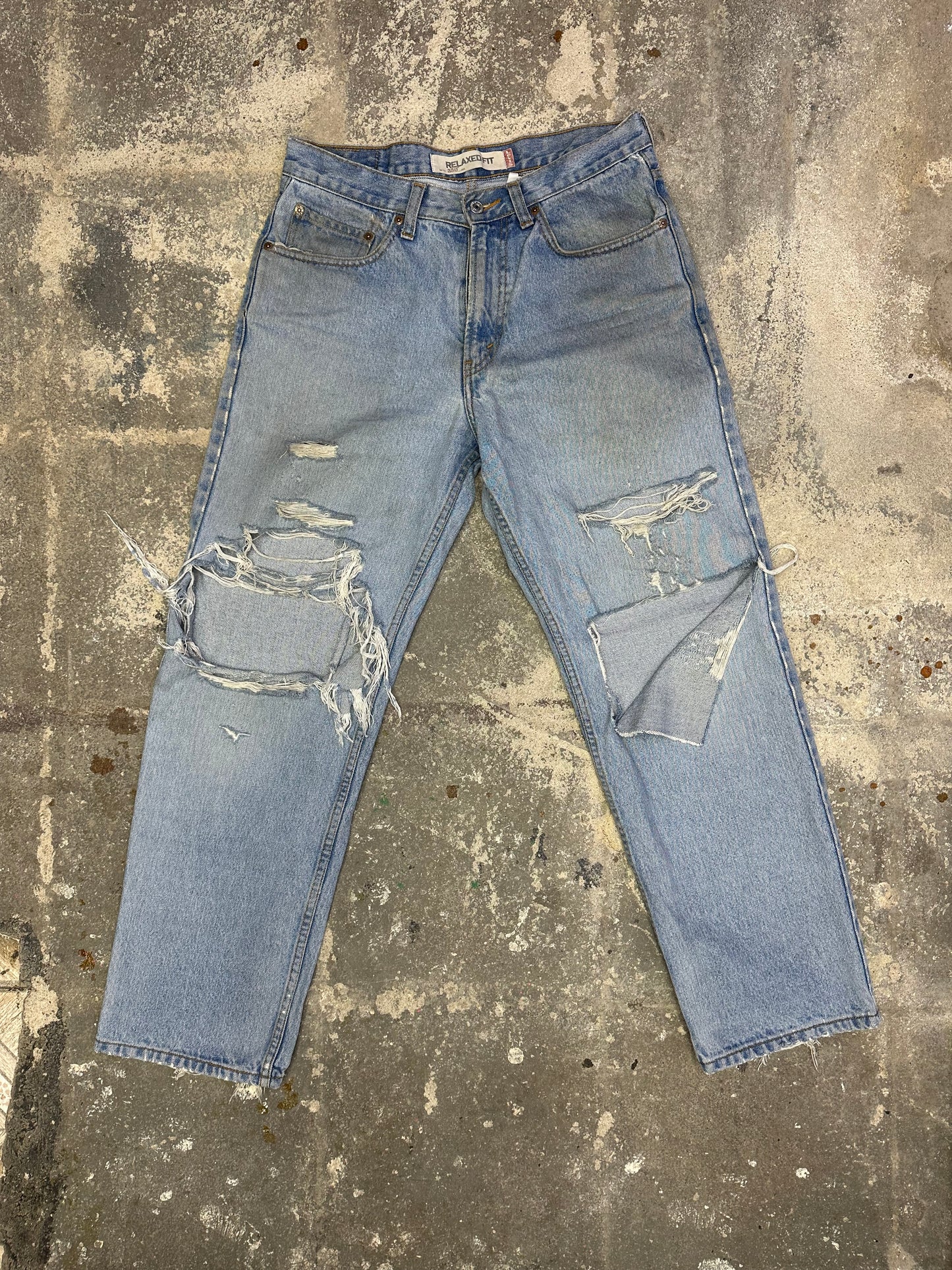 distressed levis 550/ 32x30